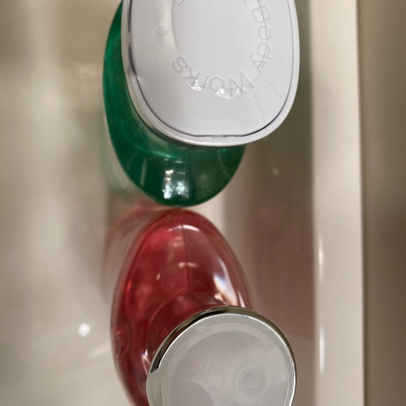 New bath and body works shower gels - Picture 4 of 4